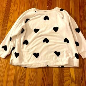Loft Plus 24/26 black and white fleece with heart print